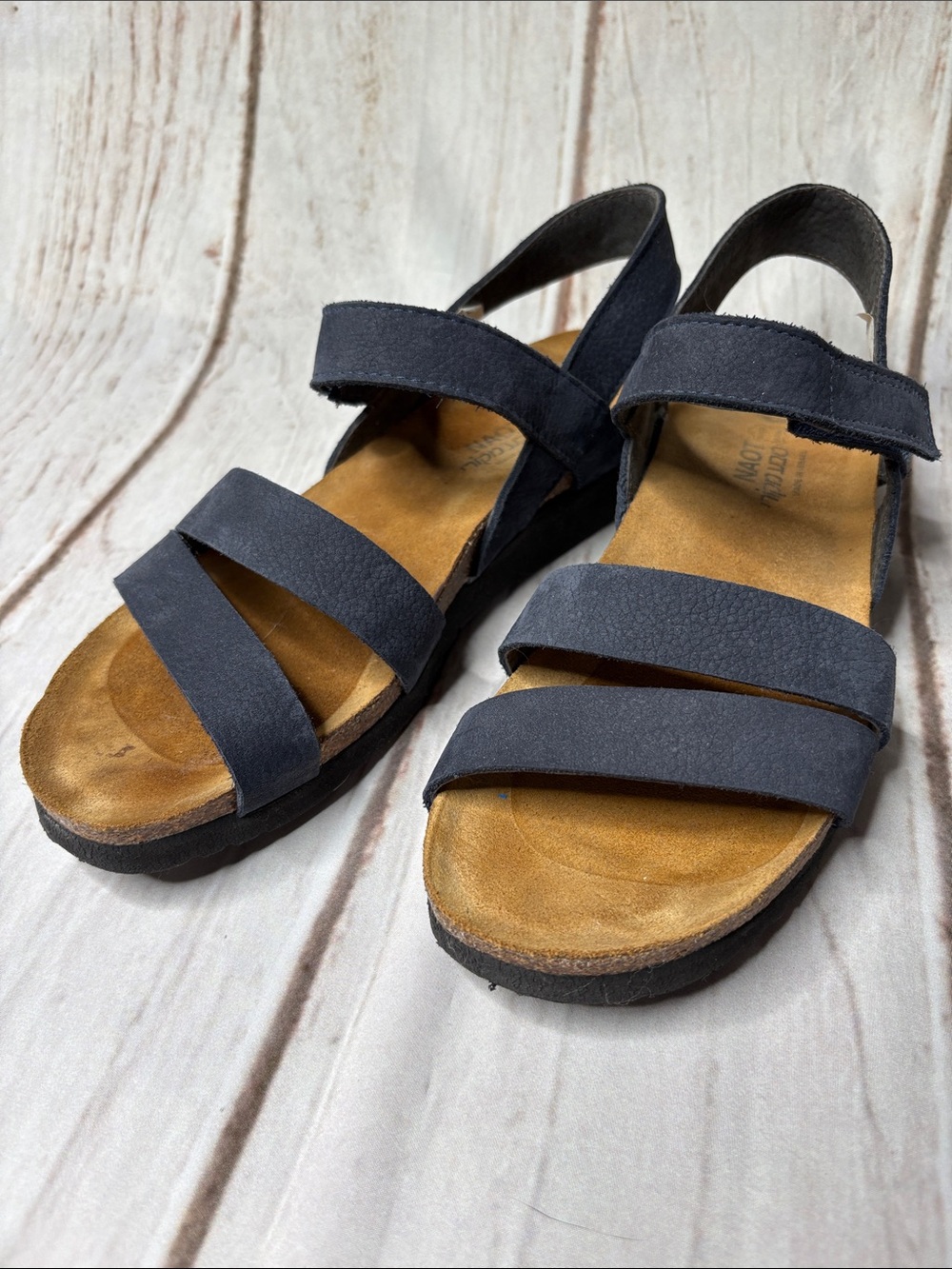 Naot Kayla Wedge Sandal in Navy Velvet Nubuck Size 9 (40)